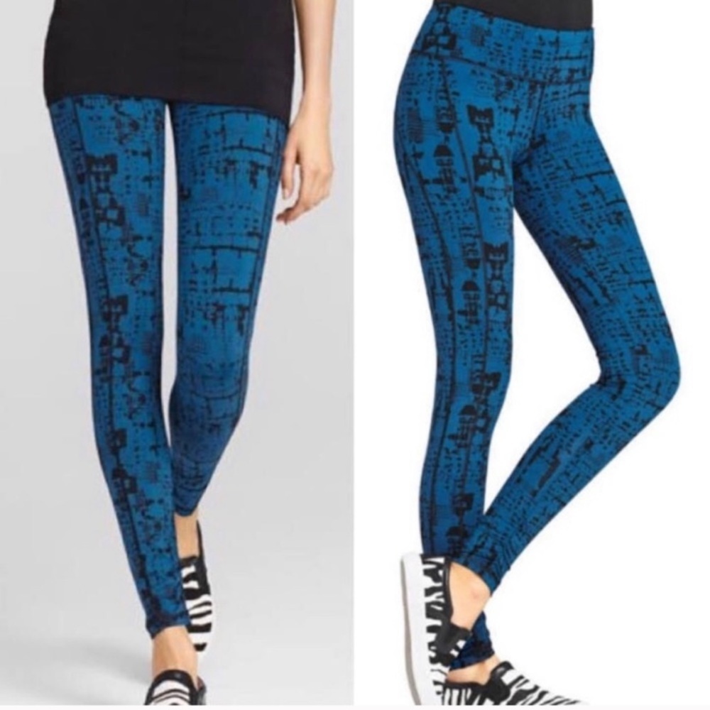 Cabi Blue with Black Screen Print Ruched Leggings.  Size Small